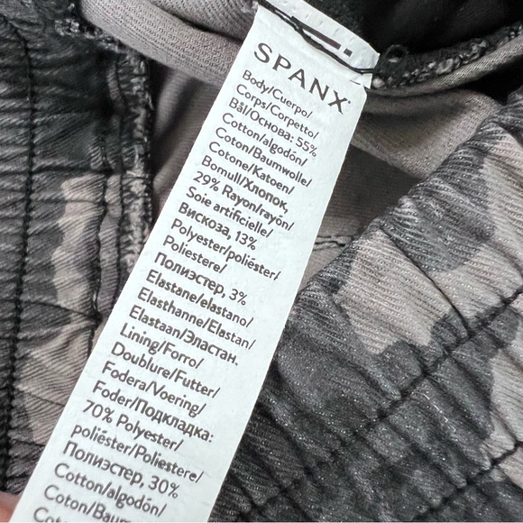 Spanx Jogger Pants Women Large Twill Cargo Black Camo High Rise B28 - Picture 6 of 11